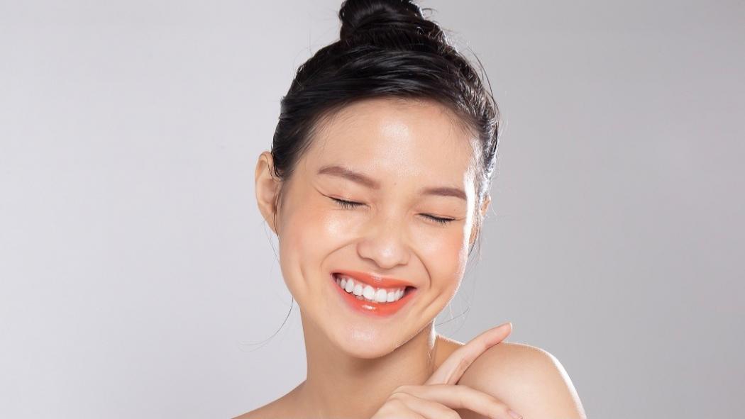 Solusi Makeup untuk Kulit Kering Supaya Bisa Tampil Glowing