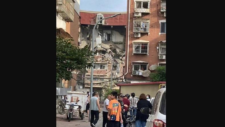 Bangunan Runtuh Diikuti Ledakan Gas, 3 Orang Hilang 