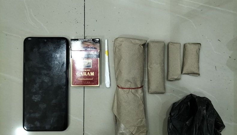 Beli Ganja Lewat Medsos, 3 Pemuda di Bogor Ditangkap