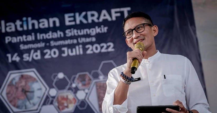 Kunjungi Samosir, Sandiaga Uno Dorong Desa Situngkir Kembangkan Ekraf Kriya & Ekowisata