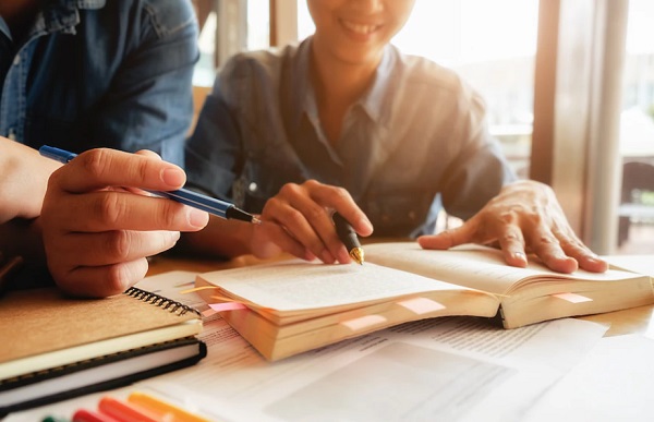 5 Cara Menemukan Informasi Penting dalam Teks Bacaan dengan Cepat