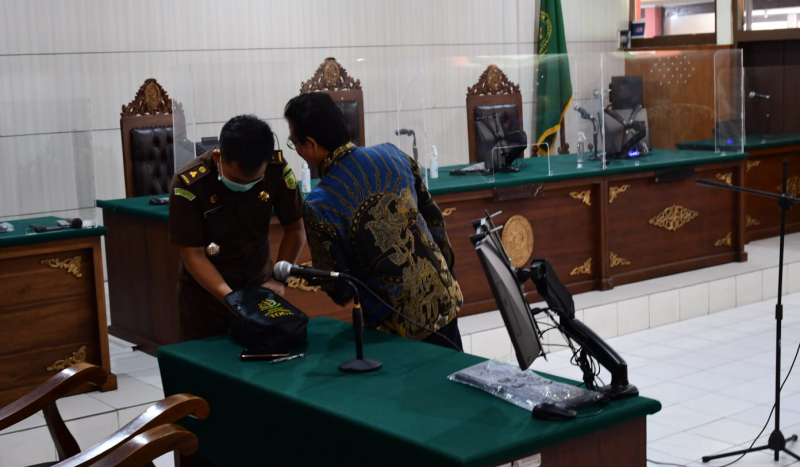 Sidang Tuntutan Terdakwa Pencabulan Julianto Eka Putra Ditunda, Ini Sebabnya