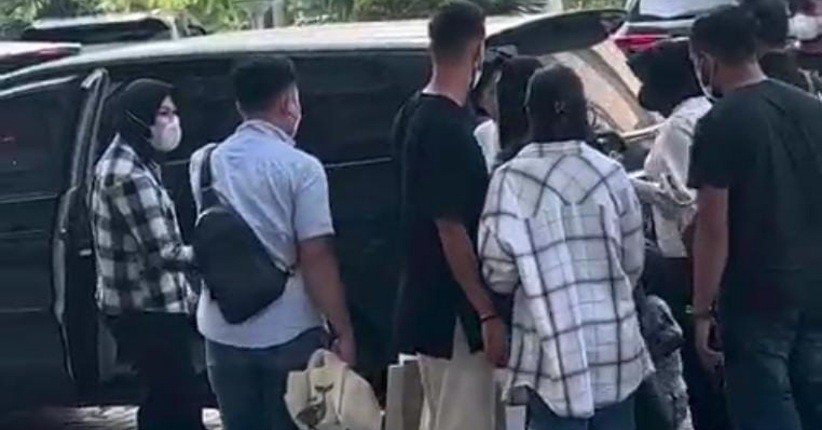 Beredar Video Nikita Mirzani Ditangkap Polisi, Ini Kata sang Sahabat