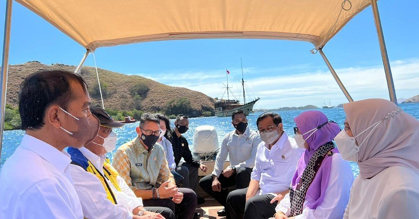 Dampingi Presiden Jokowi, Ini Cerita Seru Sandiaga Uno Berlayar dengan Phinisi di Perairan Taman Nasional Komodo