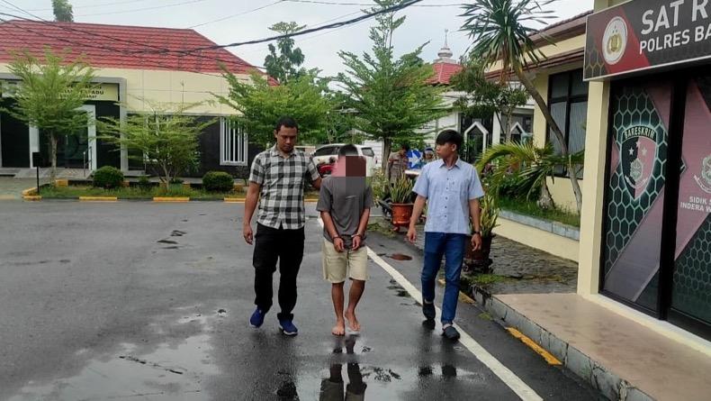 Pria Ini Ditangkap Edarkan Sabu ke Penambang, Diiming-imingi Upah Rp300.000 Sekali Antar