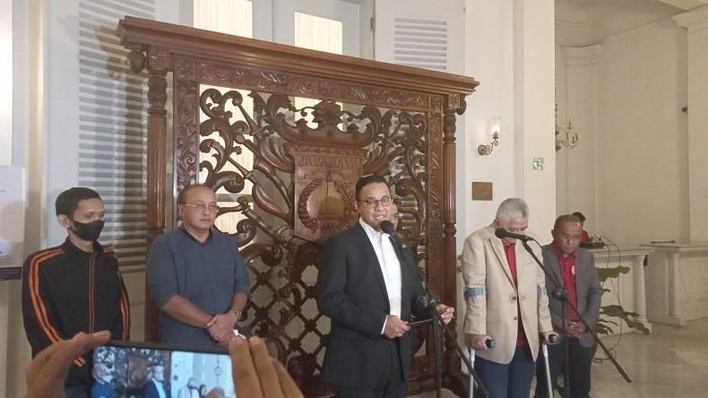 Jelang Grand Launching JIS Besok, Anies Jamu Persija Junior dan Chonburi FC di Balai Kota