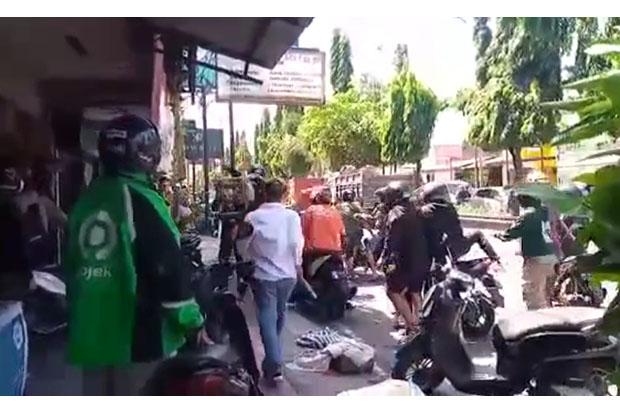 Ricuh Rombongan Suporter Sepakbola di Gejayan, Satu Motor Rusak