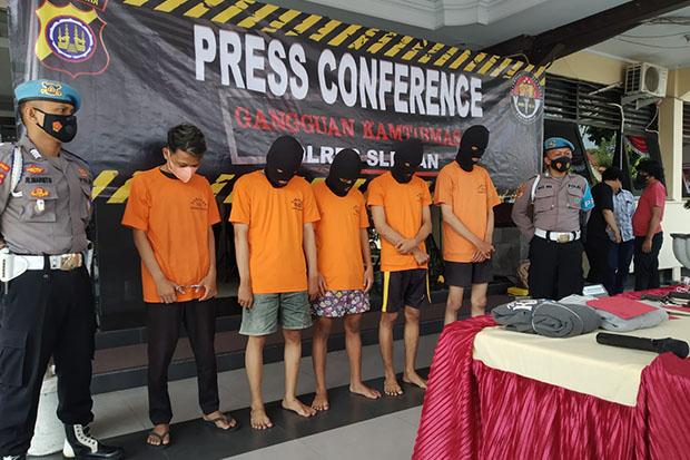 Tagar Bebaskan 5 Warga DlY Tersangka Kericuhan Suporter Bola Trending di Medsos