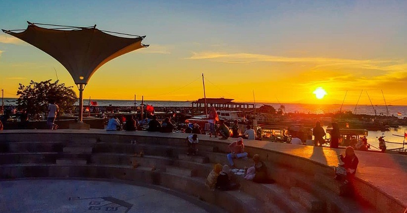 Wisata Dermaga Bom Kuliner Kalianda Lampung Selatan, Makan Enak sambil Nikmati Sunset