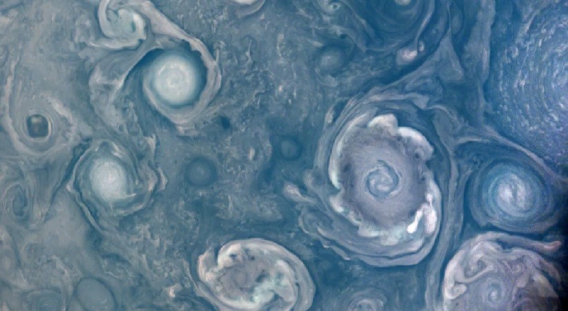 Kutub Utara Jupiter Punya Badai yang Memesona, Diungkap lewat Gambar Juno Terbaru