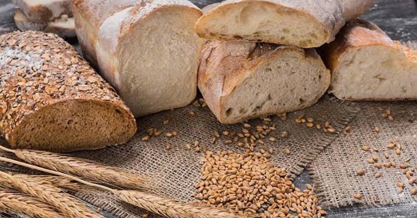 Lebih Enak Roti Tawar atau Roti Gandum? Yuk Ketahui Perbedaan Jumlah Kalorinya 