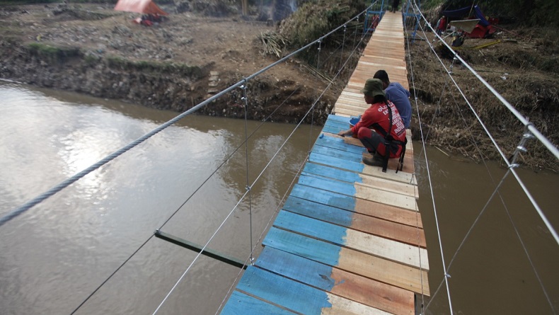Jembatan Penghubung Kecamatan Banyuresmi-Karangpawitan Kini Bisa Digunakan