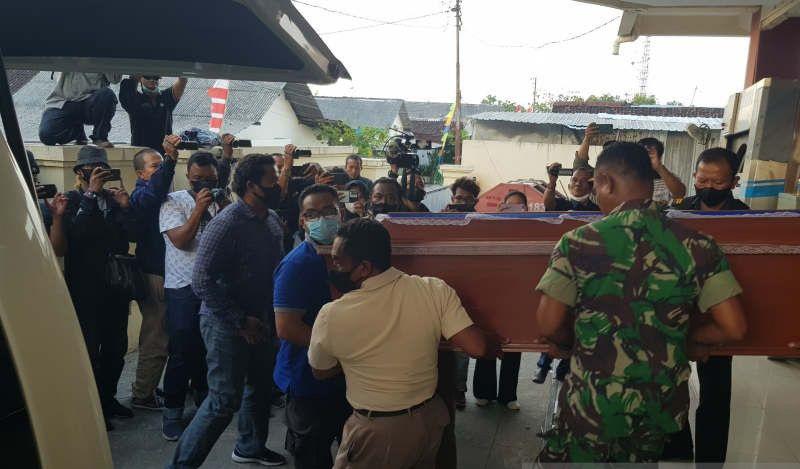  Jenazah Kopda Muslimin Dimakamkan di Kendal Tanpa Upacara Militer
