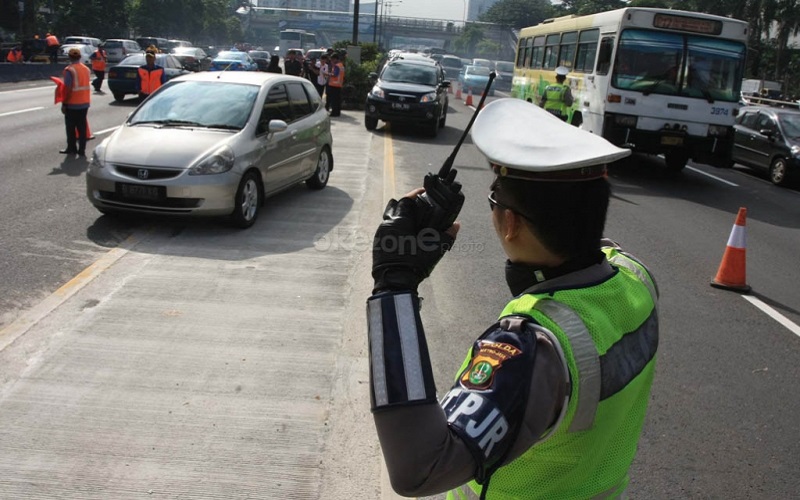 Viral Sopir Maki dan Tunjuk Polisi di Palembang, Kini Dicari Anggota Satreskrim 