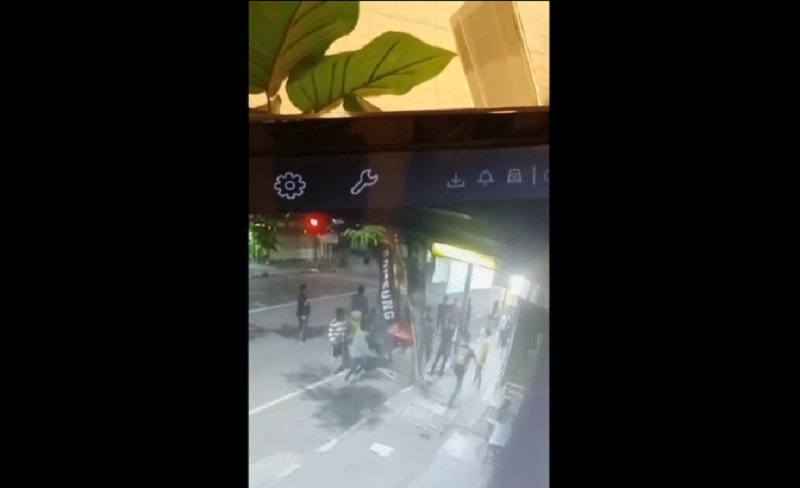Viral Komplotan Geng Motor Keroyok 3 Remaja di Jombang Saat Ngopi