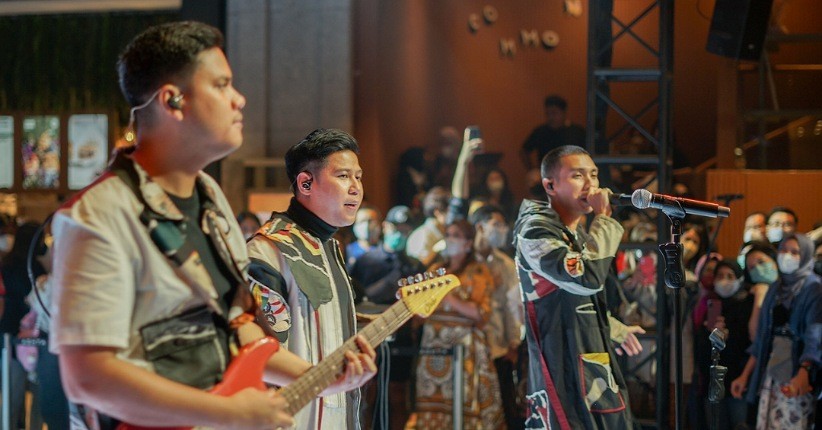 RAN Tampil Kece di Jagantara WBI Foundation Kenakan Outfit Etnik Modern