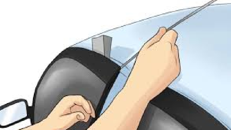 5 Cara Mengatasi Mobil Terkunci dari Dalam, Bisa Memakai Bola Tenis