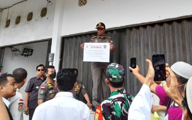 Terlalu Dekat Masjid, Panti Pijat di Palembang Ditutup Paksa