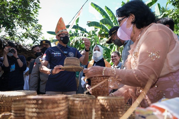 Perlengkapi Kebutuhan Desa Wisata, Menparekraf Optimistis Cetak 4,4 Juta Lapangan Kerja 