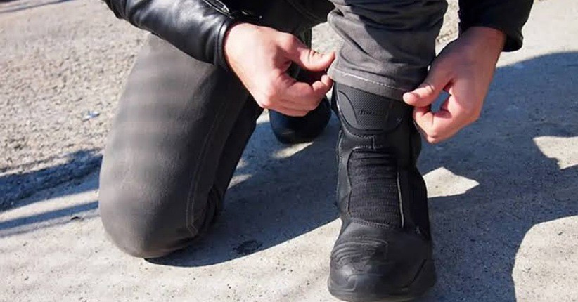 Ketahui Cara Memilih Sepatu Paling Aman untuk Touring