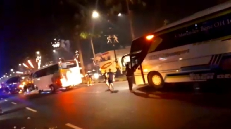 Bus Pendukung PSS Sleman Diserang OTK di Cibinong