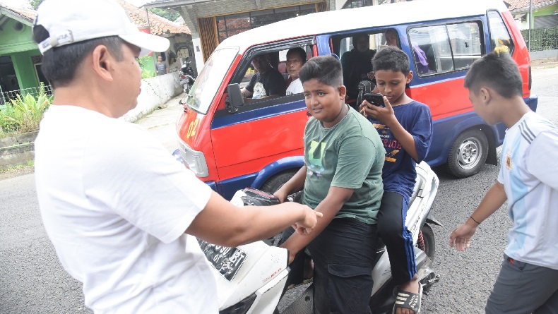 Dedi Mulyadi Tahan 3 Pelajar SD di Purwakarta seusai Minta Foto Bersama, Kenapa?