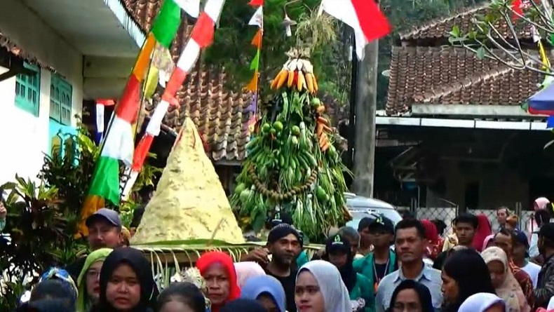 Sambut Tahun Baru Islam, Warga di Banjarnegara Gelar Selawat Rebana Keliling Kampung