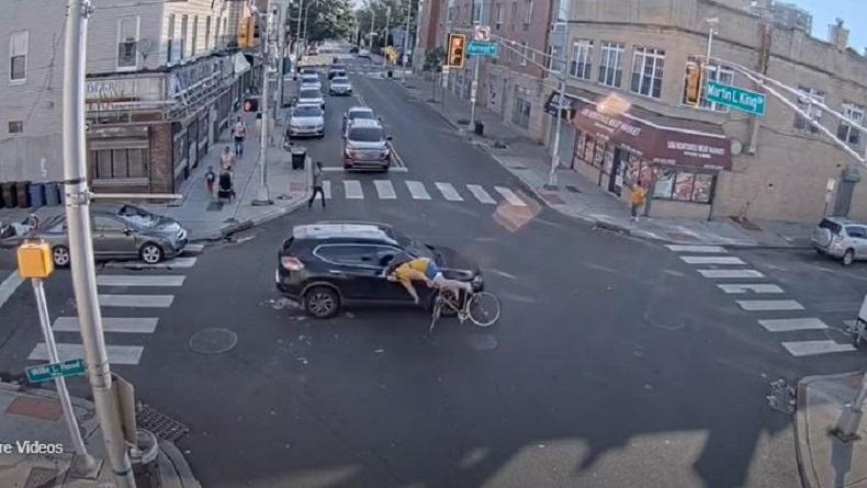 Anggota DPRD Kota Ini Tancap Gas usai Tabrak Pengantar Makanan di Jalan