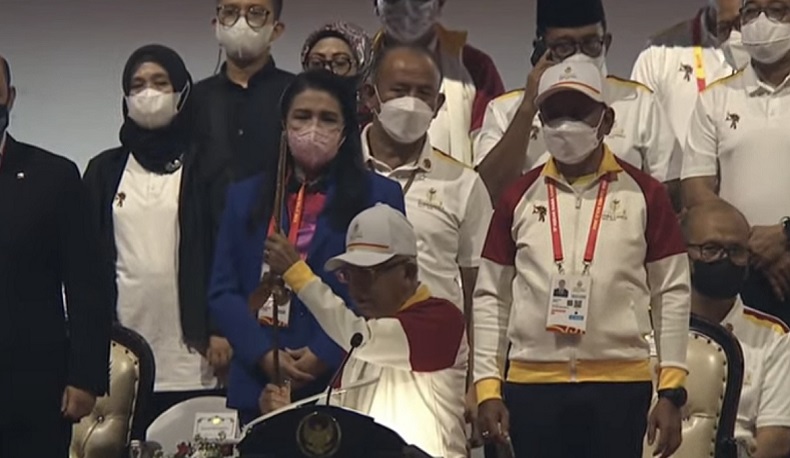 Wapres Ma'ruf Amin Angkat Keris Tandai Pembukaan ASEAN Para Games 2022