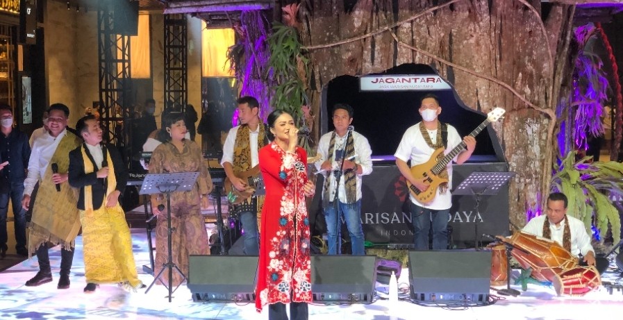 Dukung Warisan Budaya Indonesia, Krisdayanti Beri Kejutan ke Pengunjung Jagantara