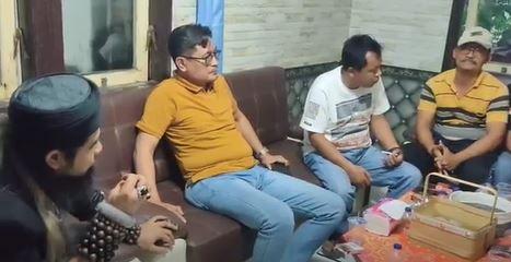Didemo Warga Blitar, Gus Samsudin Tolak Padepokan Nur Dzat Sejati Ditutup