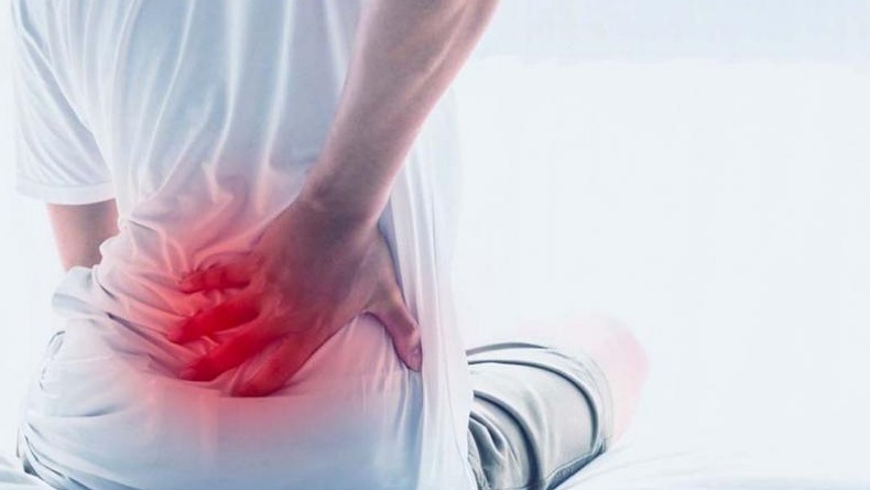 4 Cara Mengobati Sakit Pinggang, Salah Satunya Mandi Pakai Air Garam