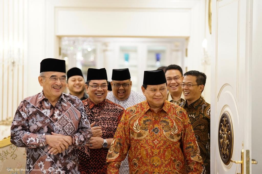 Hangat! Ini Momen Keakraban Prabowo Satu Meja dengan Gubernur Melaka di Malaysia