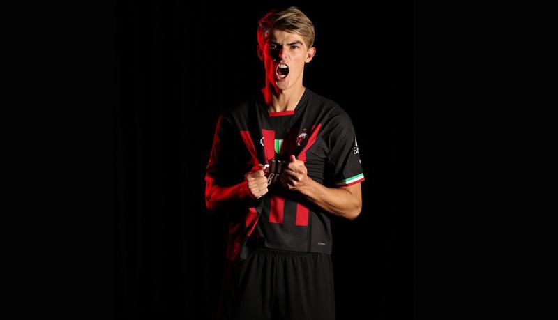 Resmi! Charles De Ketelaere Diperkenalkan AC Milan