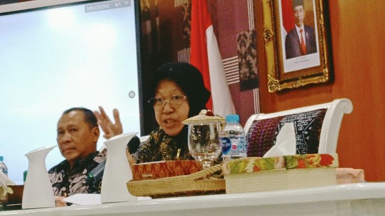 Beras Bansos Dikubur di Depok, Risma Tegur Irjen Kemensos: Pengawasan Penggantiannya Gimana?