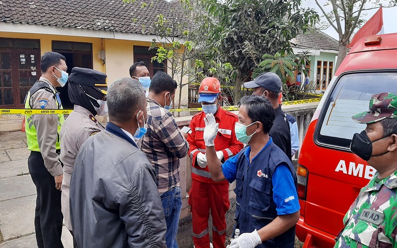 Malang Gempar, 2 Mayat Ditemukan Dalam Satu Rumah, 1 Jasad Tinggal Kerangka