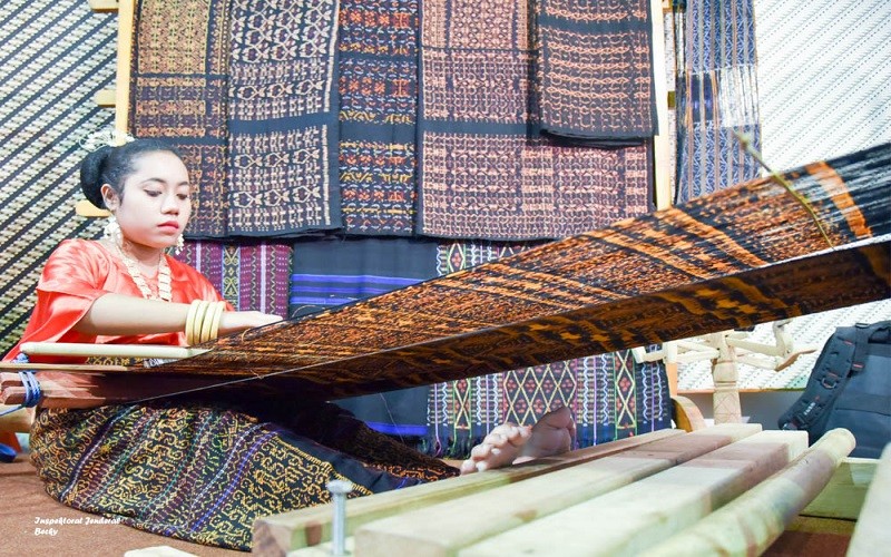 Ragam Pakaian Adat Sumatera Utara Beserta Filosofinya
