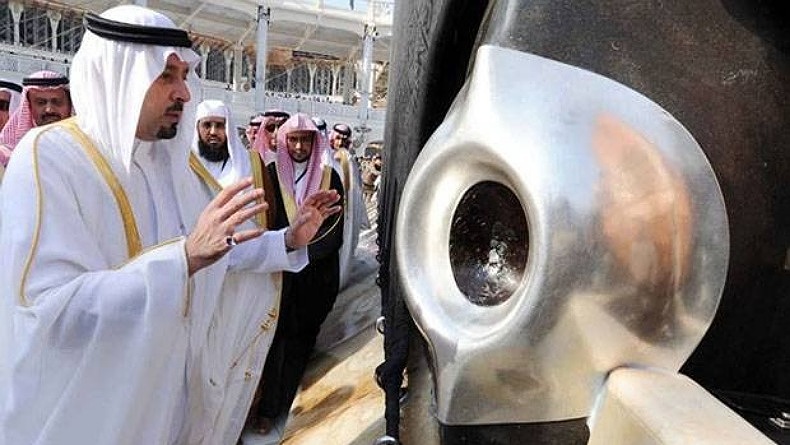  Kabar Gembira, Arab Saudi Sudah Izinkan Umat Islam Cium Hajar Aswad Lagi
