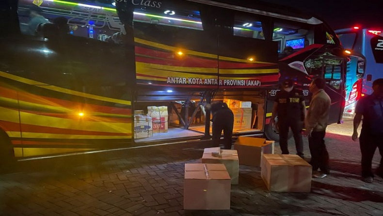 Bea Cukai Kudus Gagalkan Distribusi Rokok Ilegal Modus Manfaatkan Bus AKAP
