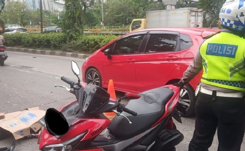 Pemotor Tewas Terlindas Bus usai Hindari Lubang dan Jatuh di Grogol Petamburan