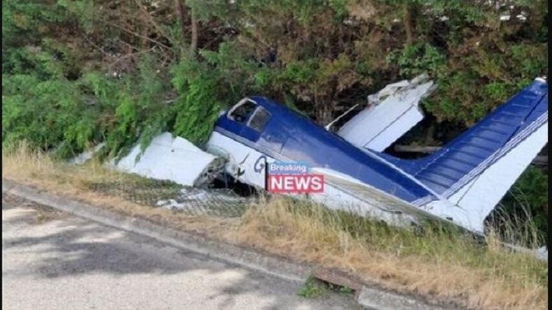 Pesawat Kecil Nyungsep ke Parit di Bandara, Pilot dan 2 Penumpang Dilarikan ke RS