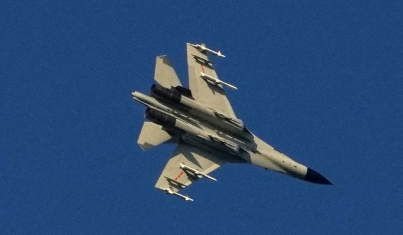 Ngeri, China Gelar Latihan Perang Penyerbuan ke Taiwan dari Laut dan Udara