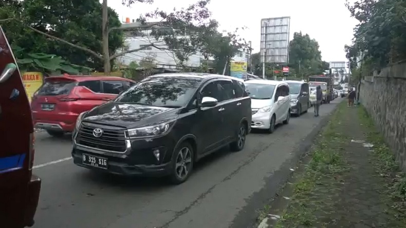Weekend, Lembang KBB Diserbu Wisatawan, Ini Titik-Titik Kepadatan Kendaraan
