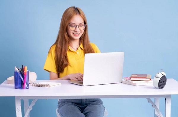 25 Contoh Pantun Jenaka dan Pengertiannya untuk Menghibur dan Penuh Tawa