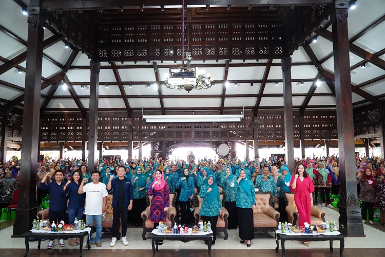 Bersama Ketua TP PKK Jawa Timur, Enesis Galakan PSN 3M Plus di Malang