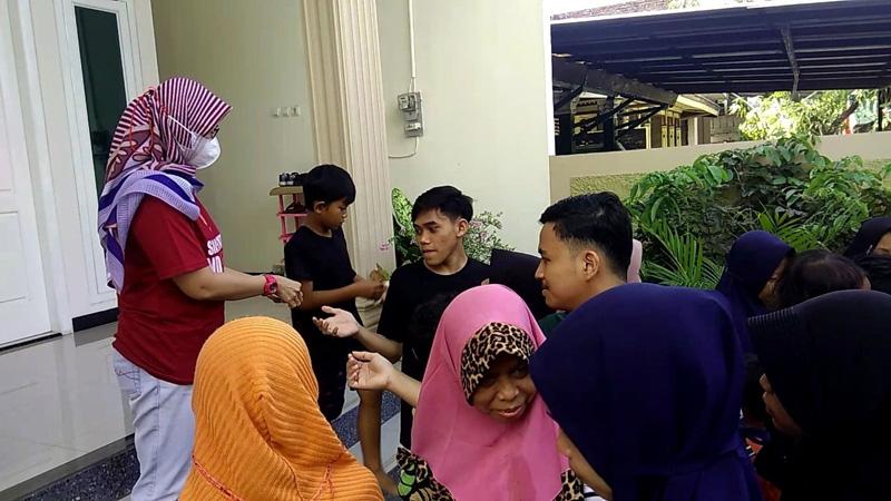 Peringati Hari Asyura, Warga Kaliwungu Kendal Berbagi Uang Tunai