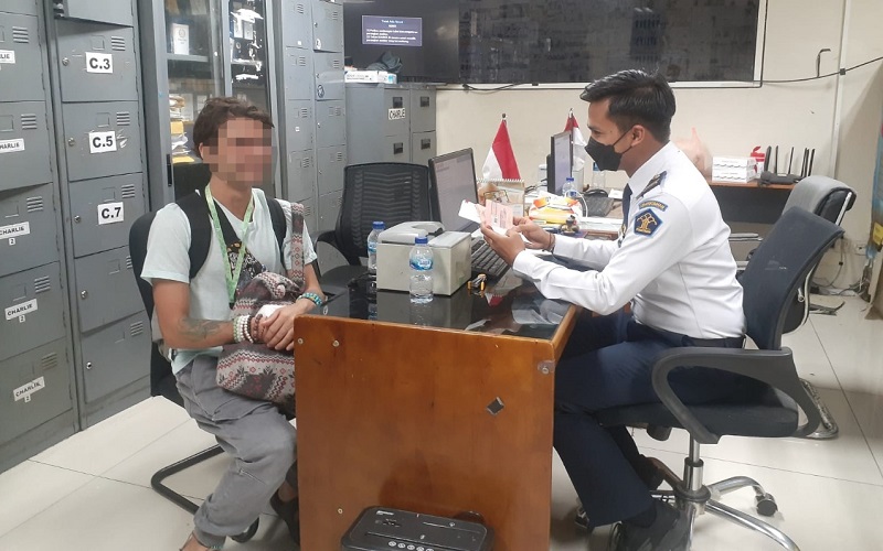 Bule Rusia Ngamuk di Gili Trawangan Akhirnya Dideportasi