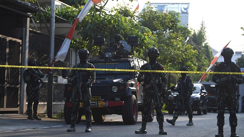 Timsus Geledah Rumah Irjen Ferdy Sambo terkait Kasus Brigadir J