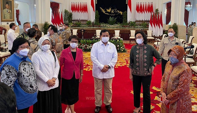 Momen Prabowo Bercengkerama dengan Para Srikandi Kabinet Indonesia Maju