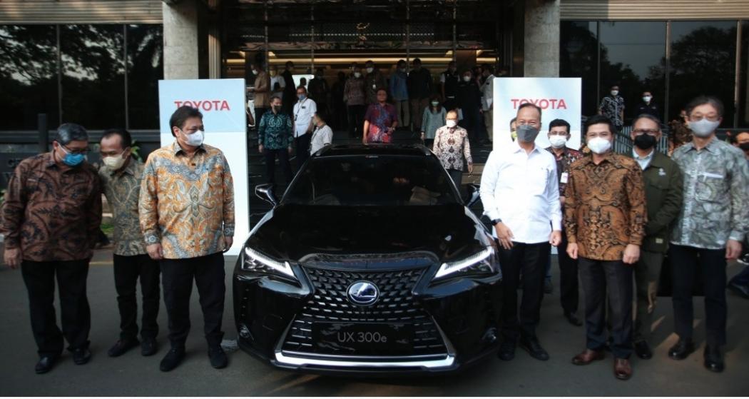 Toyota Siapkan Mobil Listrik Mewah Lexus UX300e untuk Kendaraan KTT G20